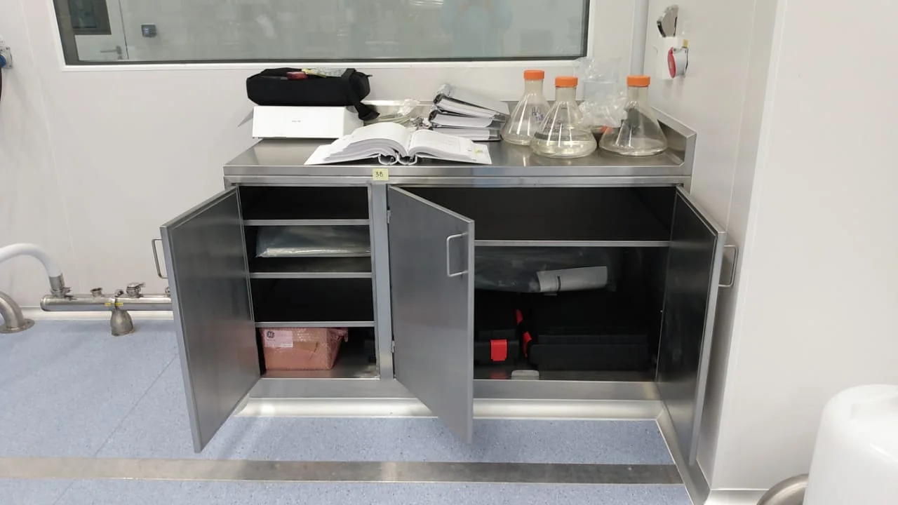 Armário baixo em inox para sala limpa