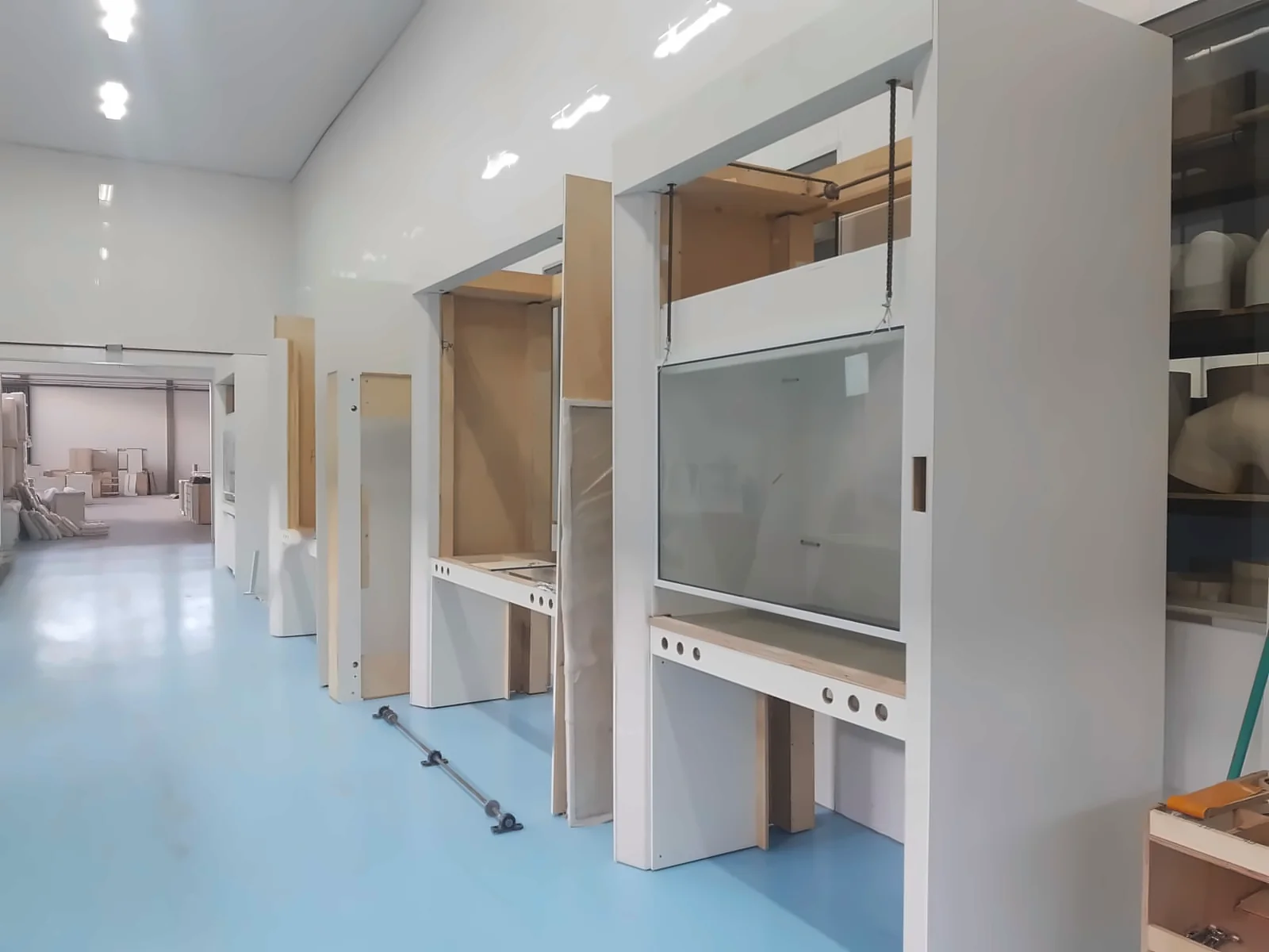 Capelas de exaustão em laboratório em instalação