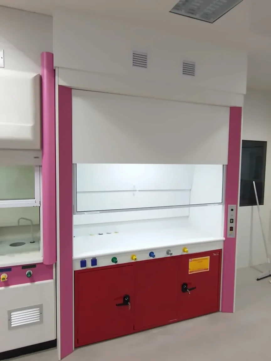 Capela de exaustão com acabamento rosa